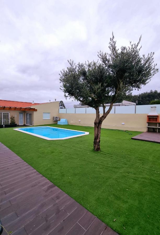 Com Piscina Villa *